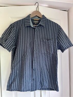 LL Bean men’s Searsucker short sleeve stripped button down Medium